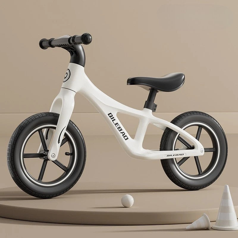 Bicicleta pentru Copii, Fara Pedale, Pentru 2-6 Ani, Sa Reglabila 43 - 58 cm, 88 x 56 x 43 cm, Alb