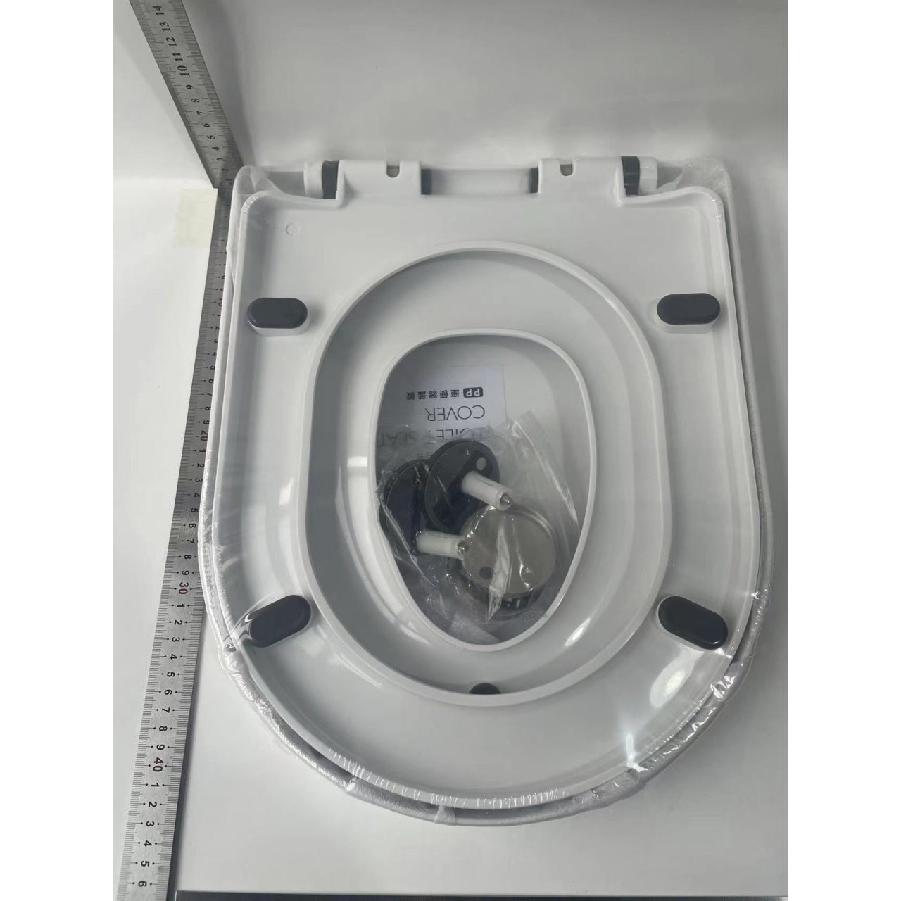 Capac de Toaleta cu Reductie 2 in 1, pentru Copii si Adulti, Coborare Lenta si Silentioasa, Instalare Usoara, din PP5 , in Forma de V, Alb