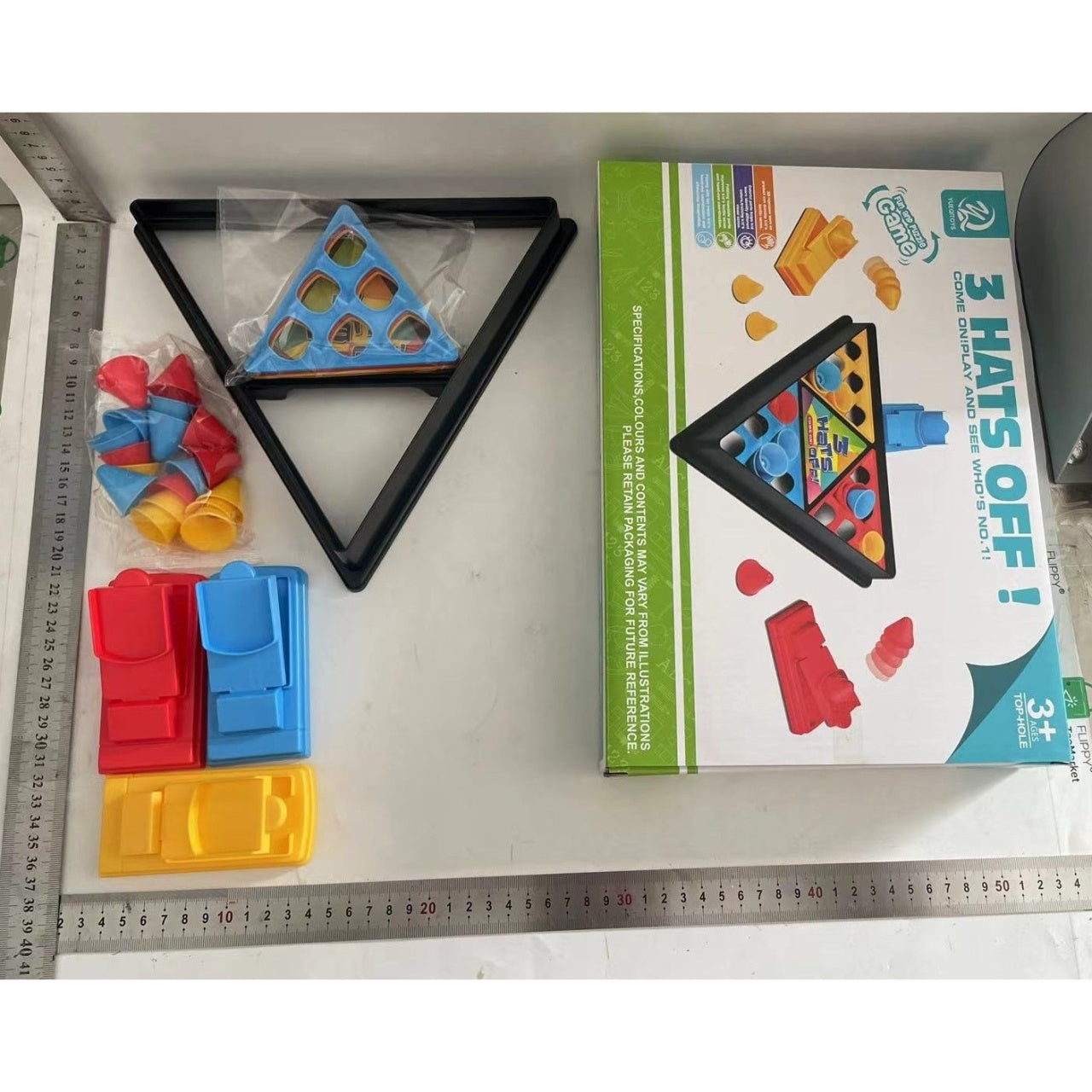 Joc Interactiv pentru Copii, 3 Hats Off, Tabla de Joc, Figurine Palarii, +3 Ani, Multicolor