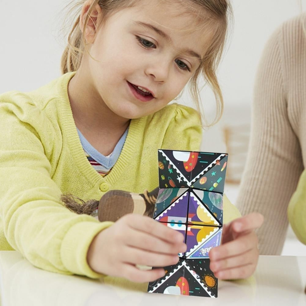 Jucarie Interactiva, 3D Cub Rubik, Diferite Forme, Anti-stress, Tema Spatiu Cosmic, Multicolor