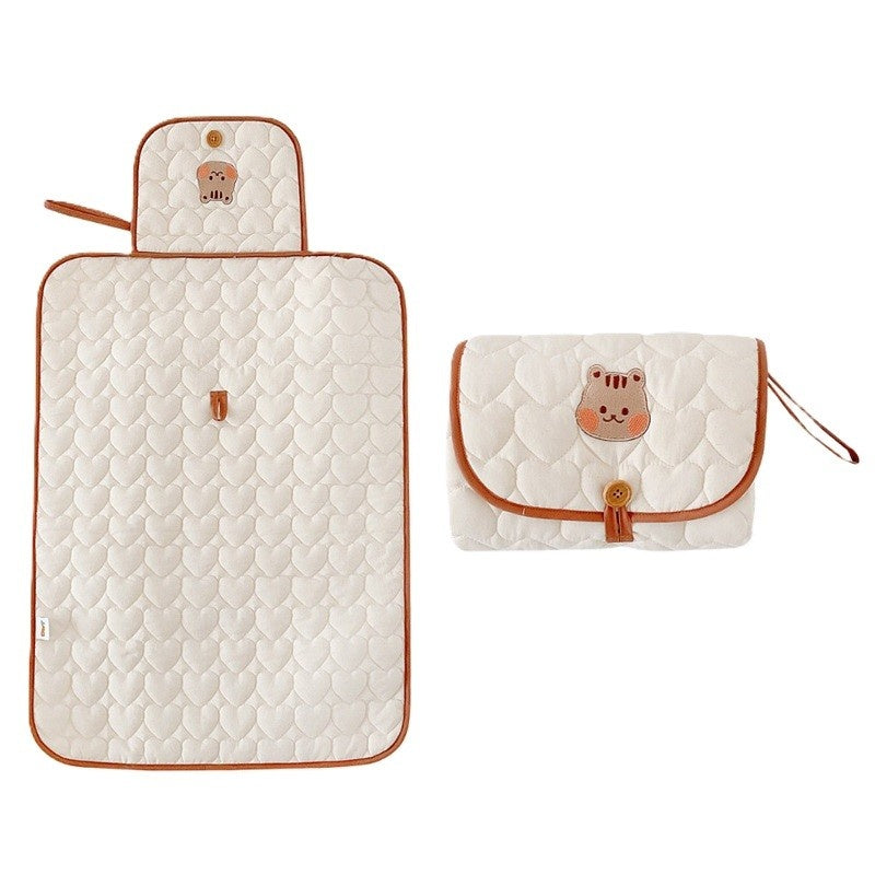 Patura Multifunctionala, pentru Schimbat Scutec, Impermeabila, din Bumbac, 50 x 70 cm, Portabila, Model Veverita, Bej