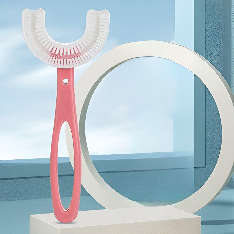 Periuta de Dinti in Forma de U, pentru Varsta 6-12 ani, Peri Moi, 12 cm, Model Inima, Culoare Roz