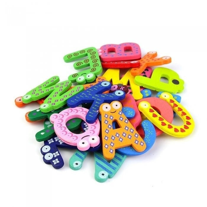Set 26 Magneti de Frigider pentru Copii, Model Alfabet A-Z, Figurine Amuzante, din Lemn, Multicolor