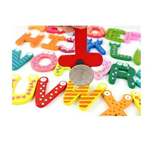 Set 26 Magneti de Frigider pentru Copii, Model Alfabet A-Z, Figurine Amuzante, din Lemn, Multicolor
