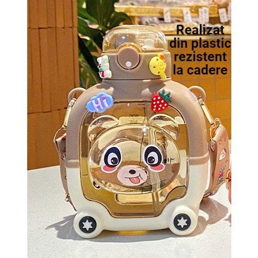 Sticla cu pai pentru copii, model ursulet, gradata, stickere aplicate, curea reglabila, din plastic rezistent la cadere, 1l, Maro, 20 x 13 cm