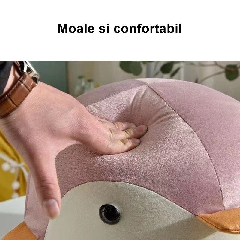 Taburet Pentru Copii, Cadru din Lemn Masiv, 25 x 29 x 29 cm, Perna de Burete Elastica si Maner de Transport, in Forma de Pinguin, Roz